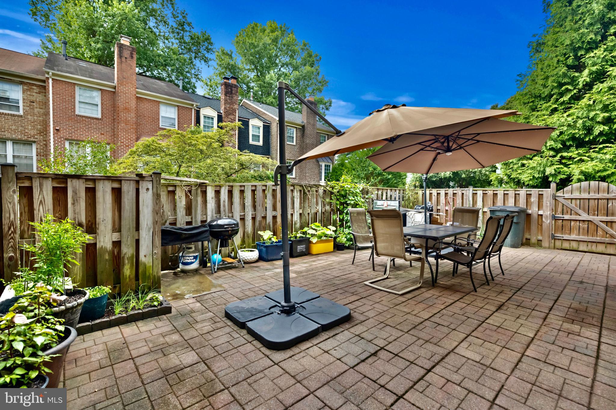 LAFAYETTE VILLAGE - Residential