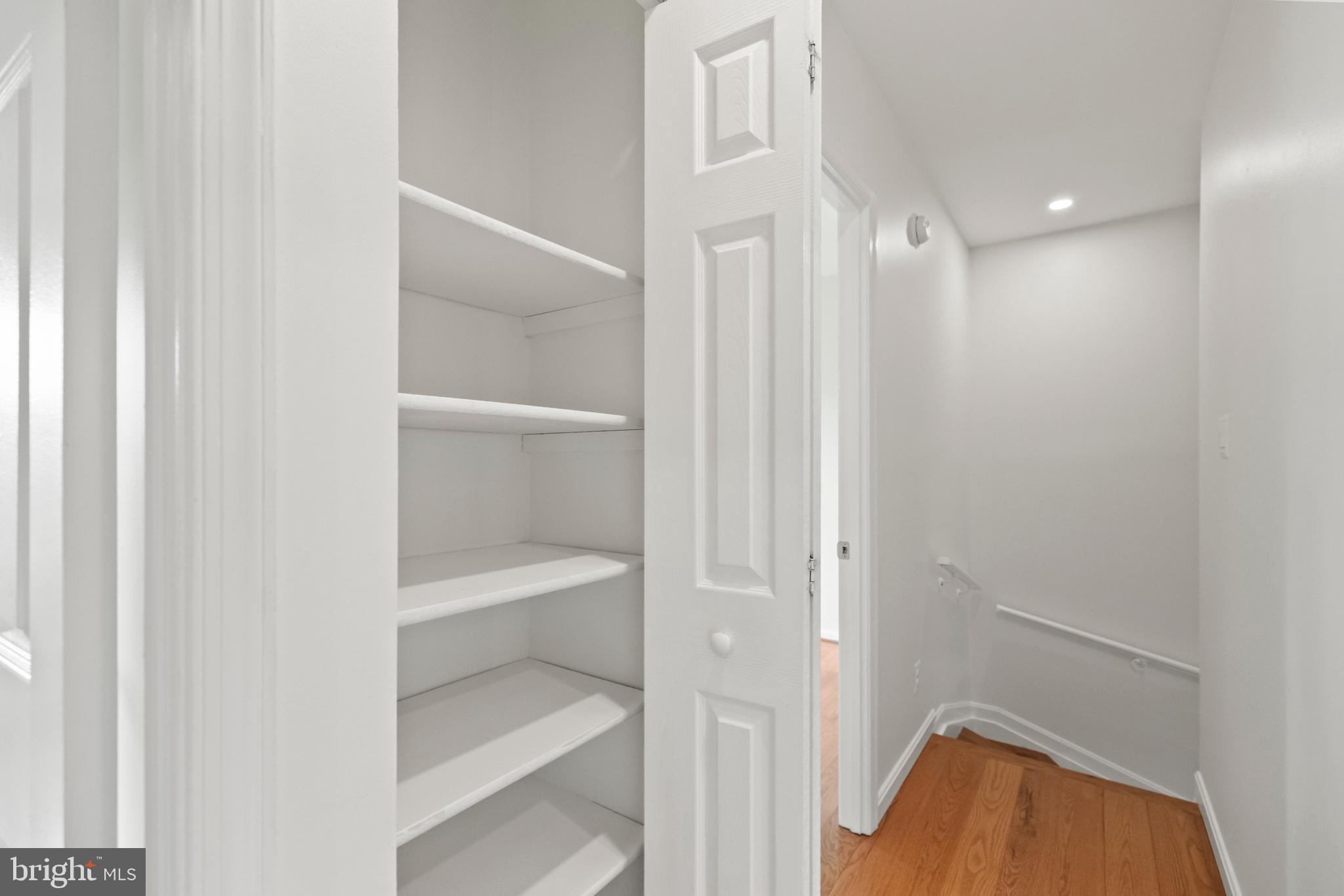 LAFAYETTE VILLAGE - Residential