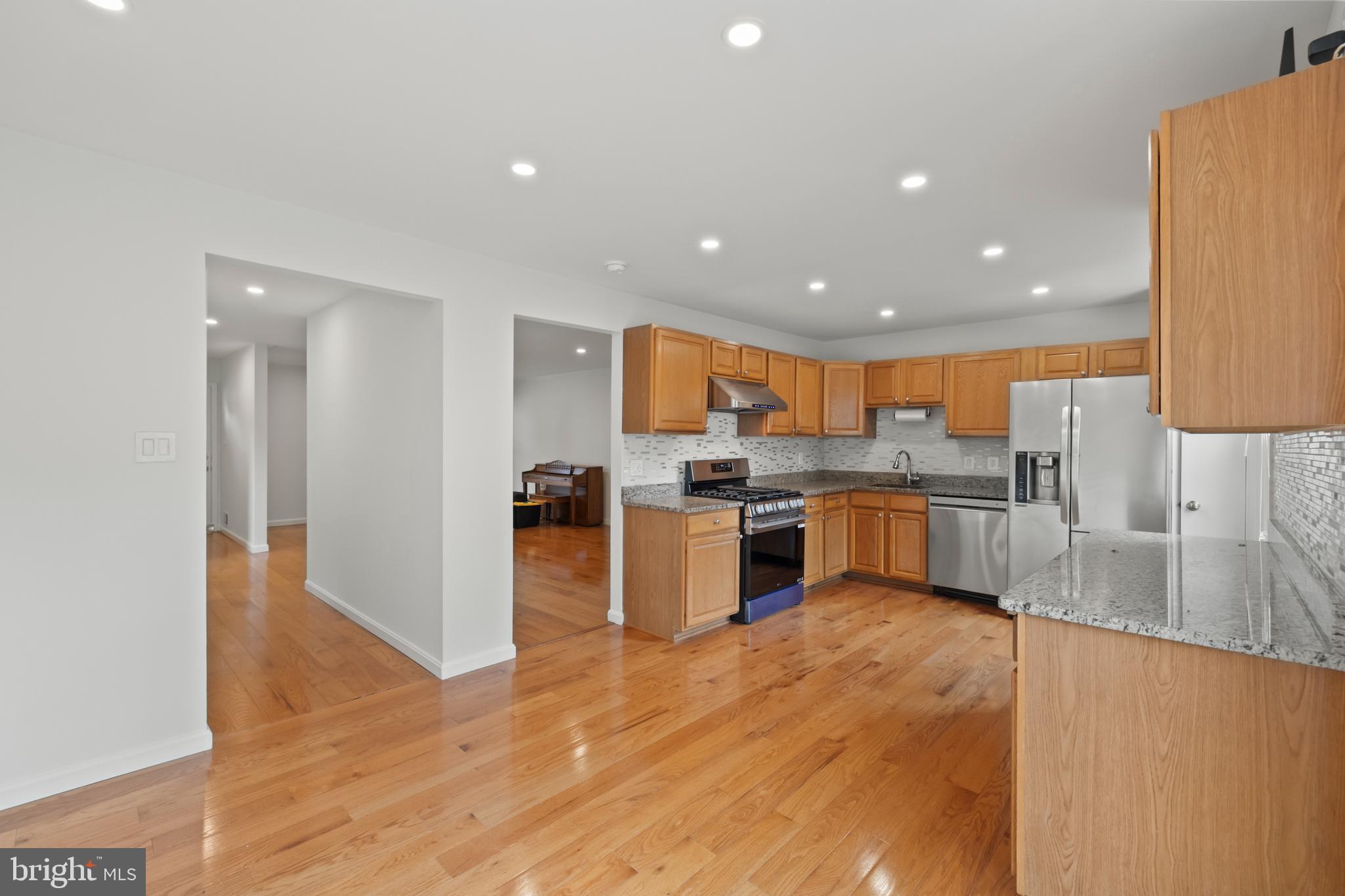 LAFAYETTE VILLAGE - Residential