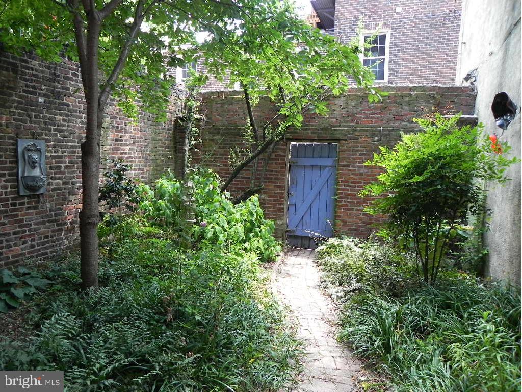 BUTCHER'S HILL - Residential