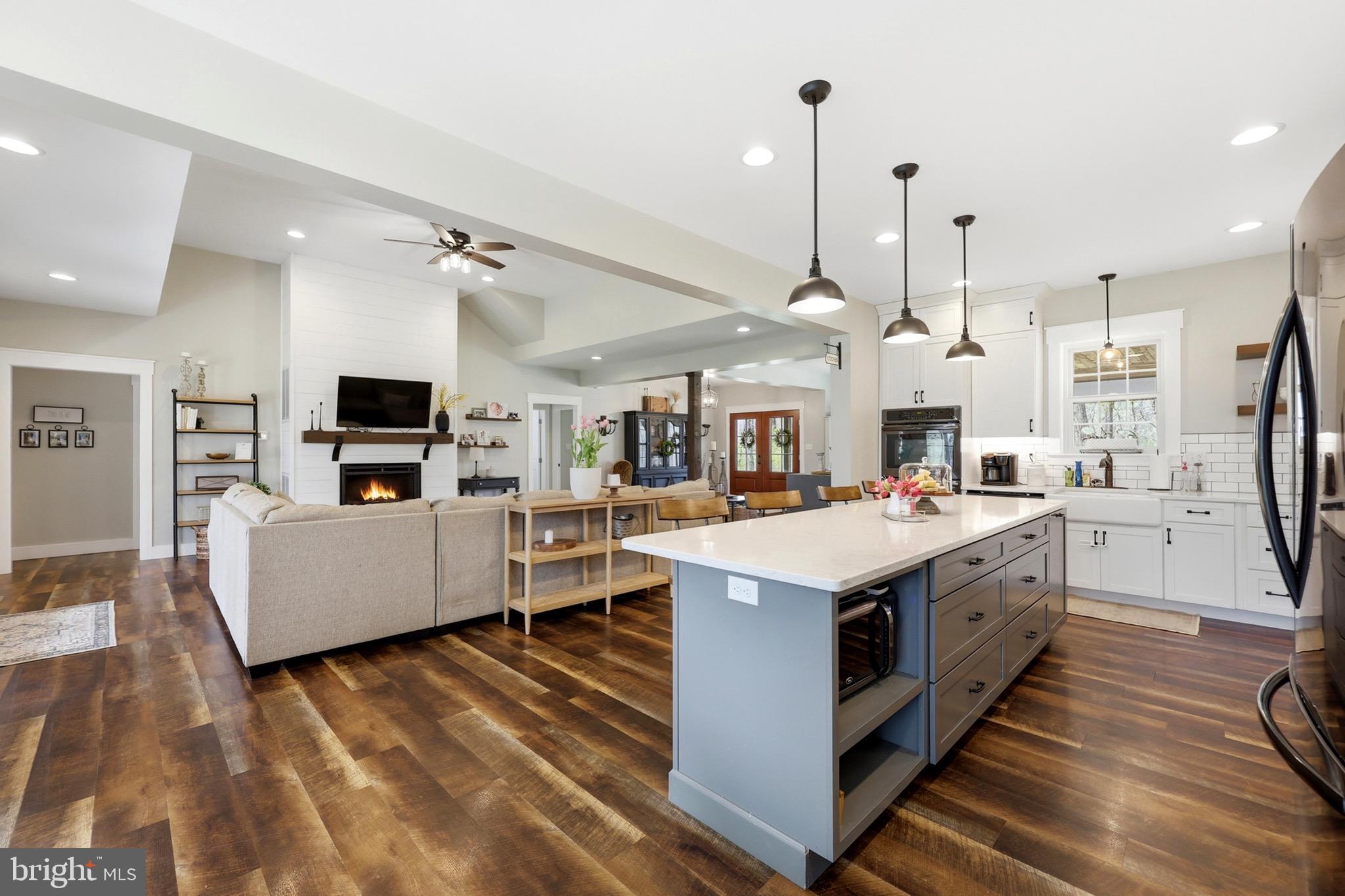 CORNERSTONE - Residential