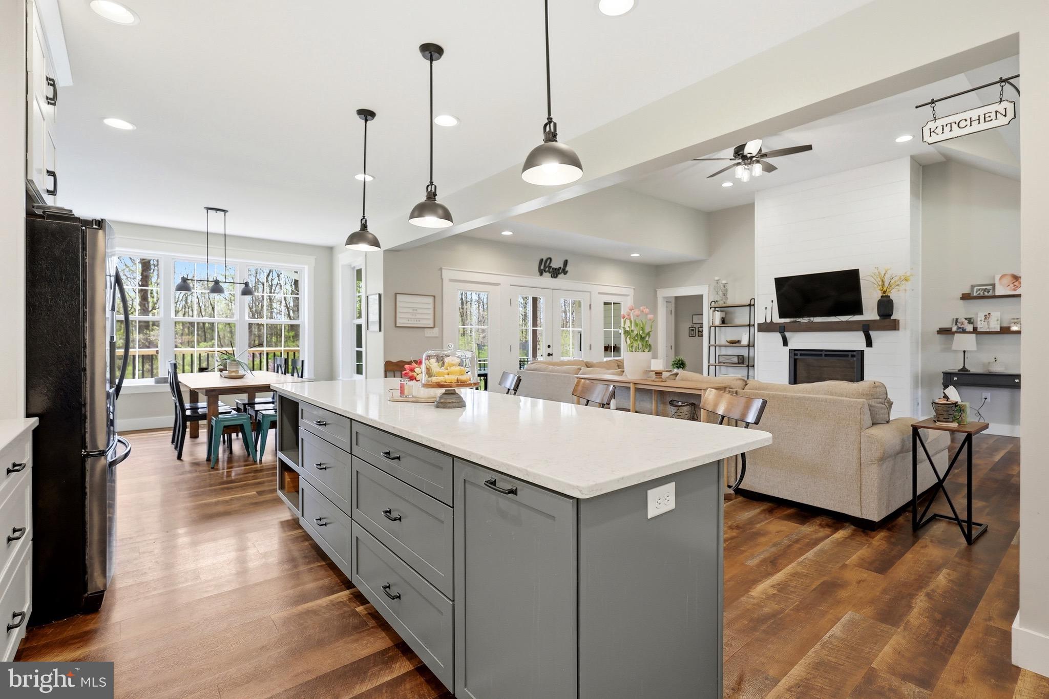 CORNERSTONE - Residential