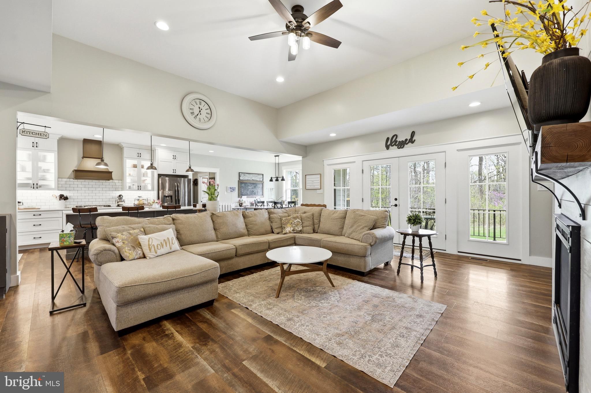 CORNERSTONE - Residential