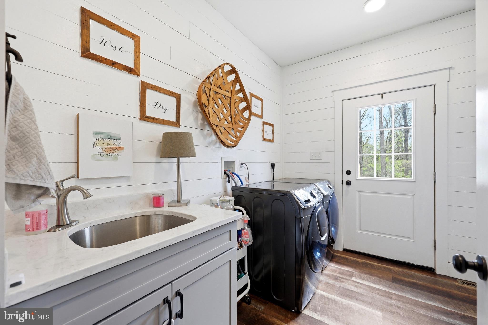 CORNERSTONE - Residential