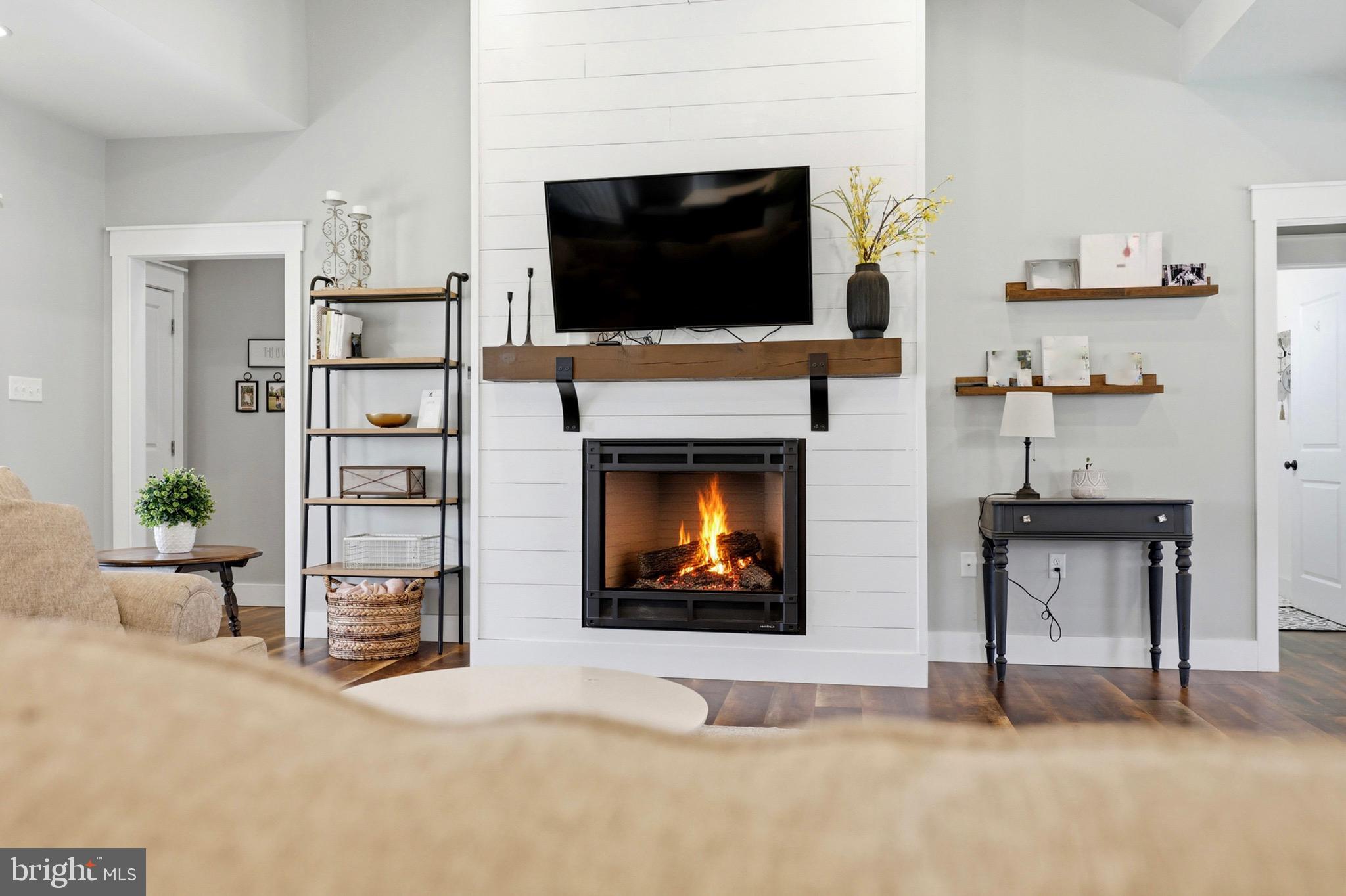 CORNERSTONE - Residential