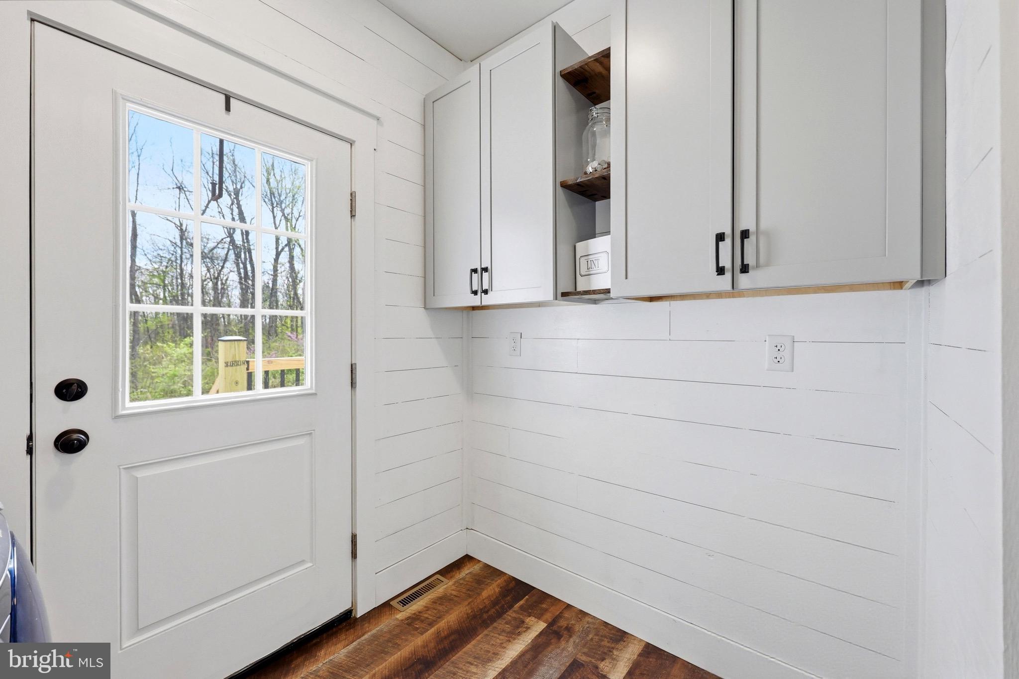 CORNERSTONE - Residential