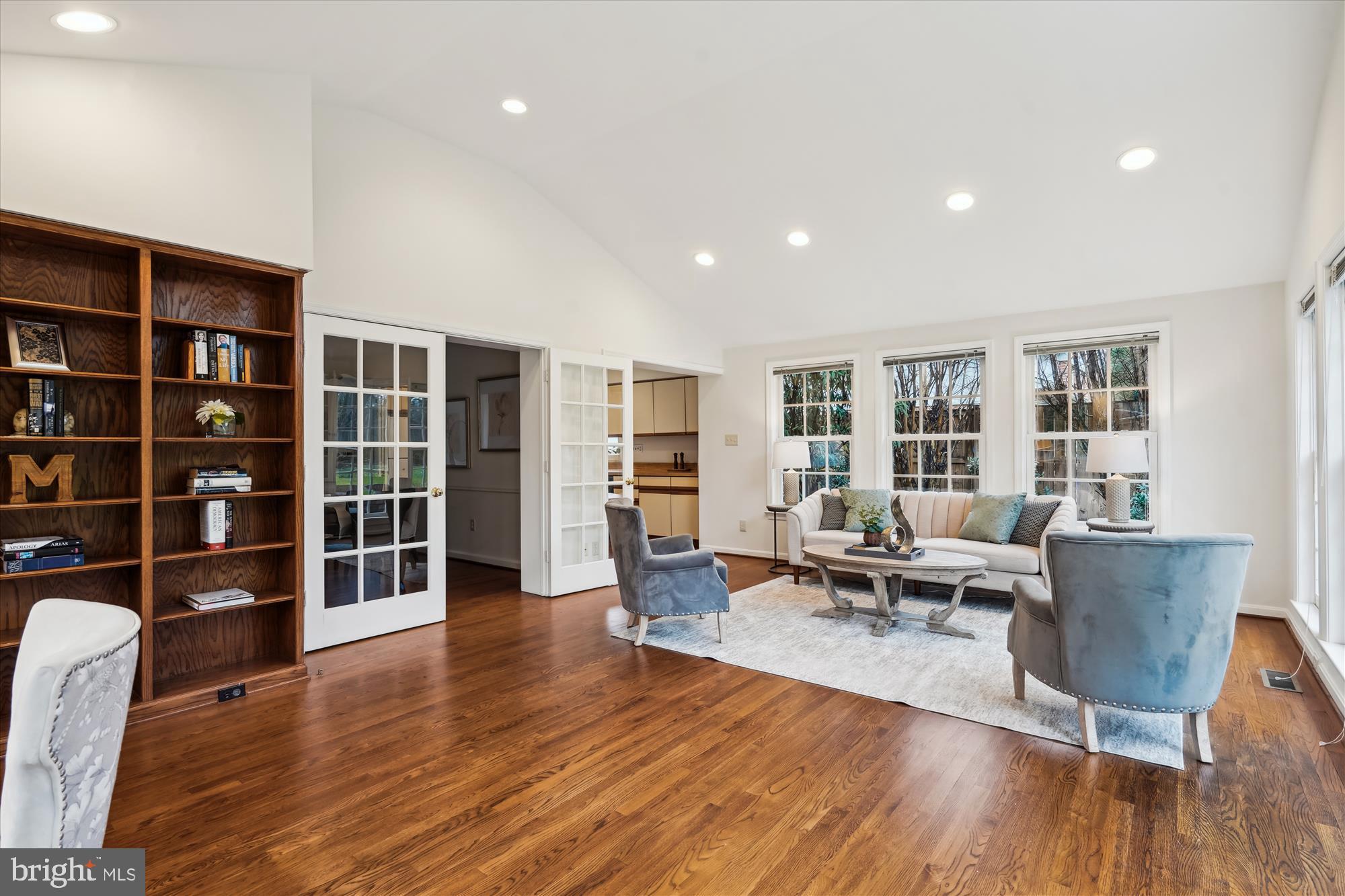 OAKWOOD KNOLLS - Residential