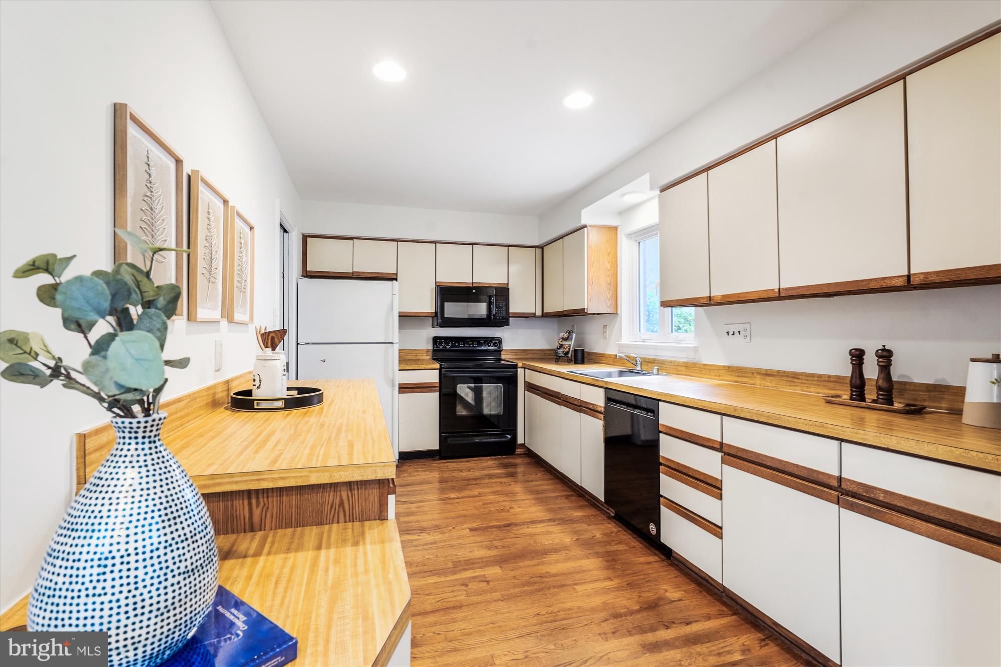 OAKWOOD KNOLLS - Residential