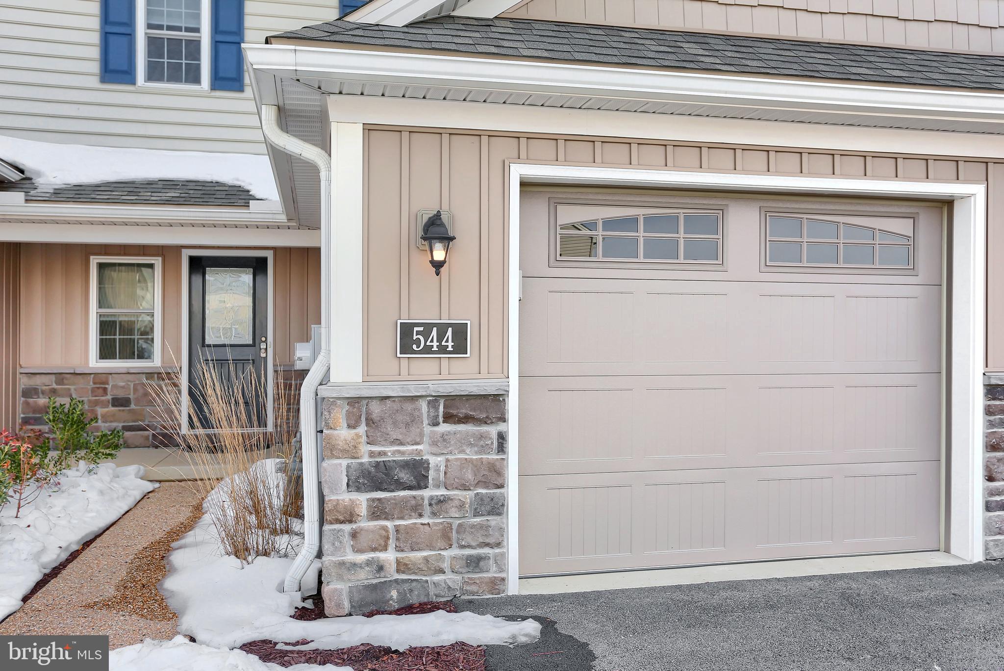 WOODS EDGE - Residential