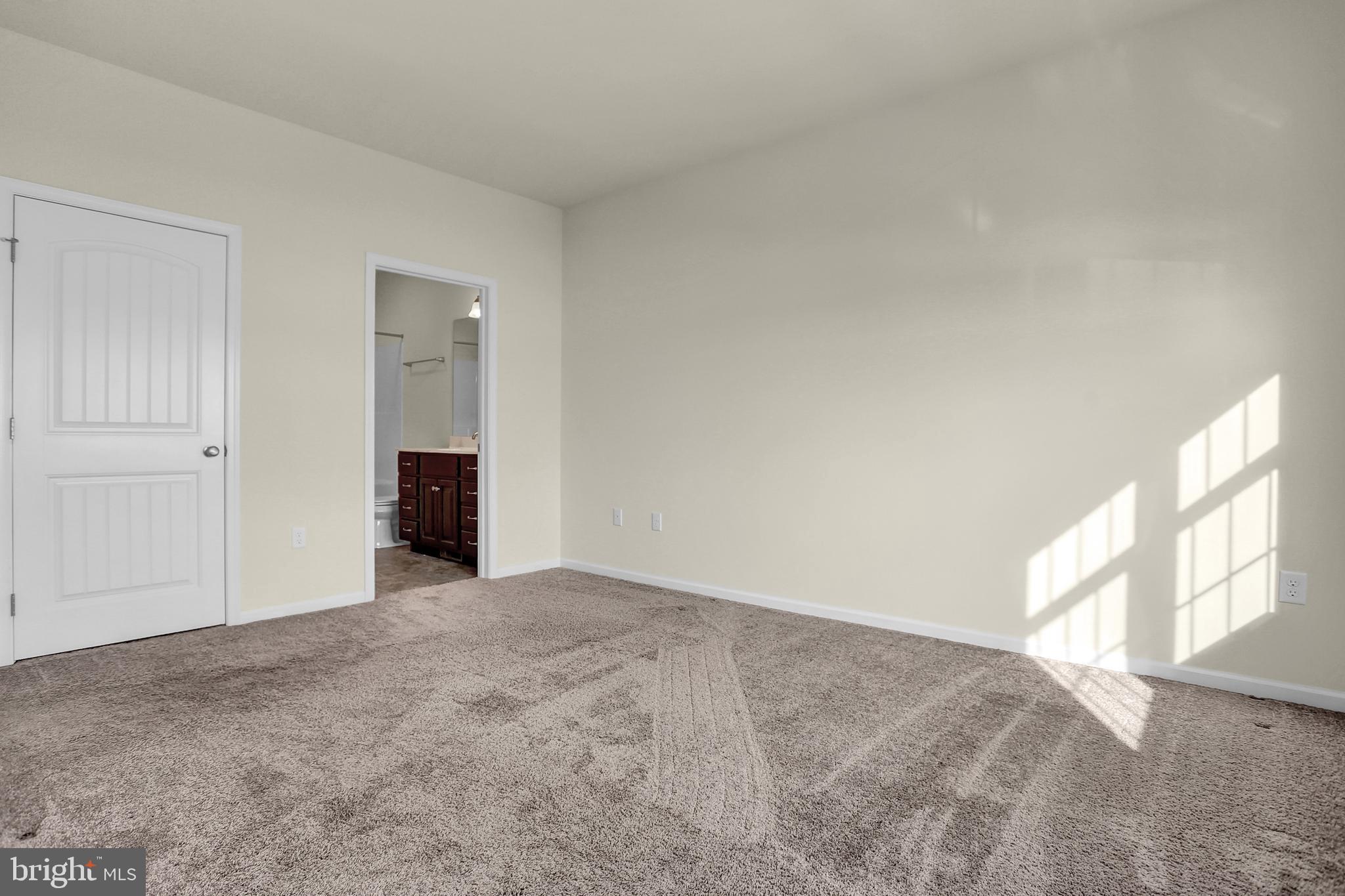 WOODS EDGE - Residential