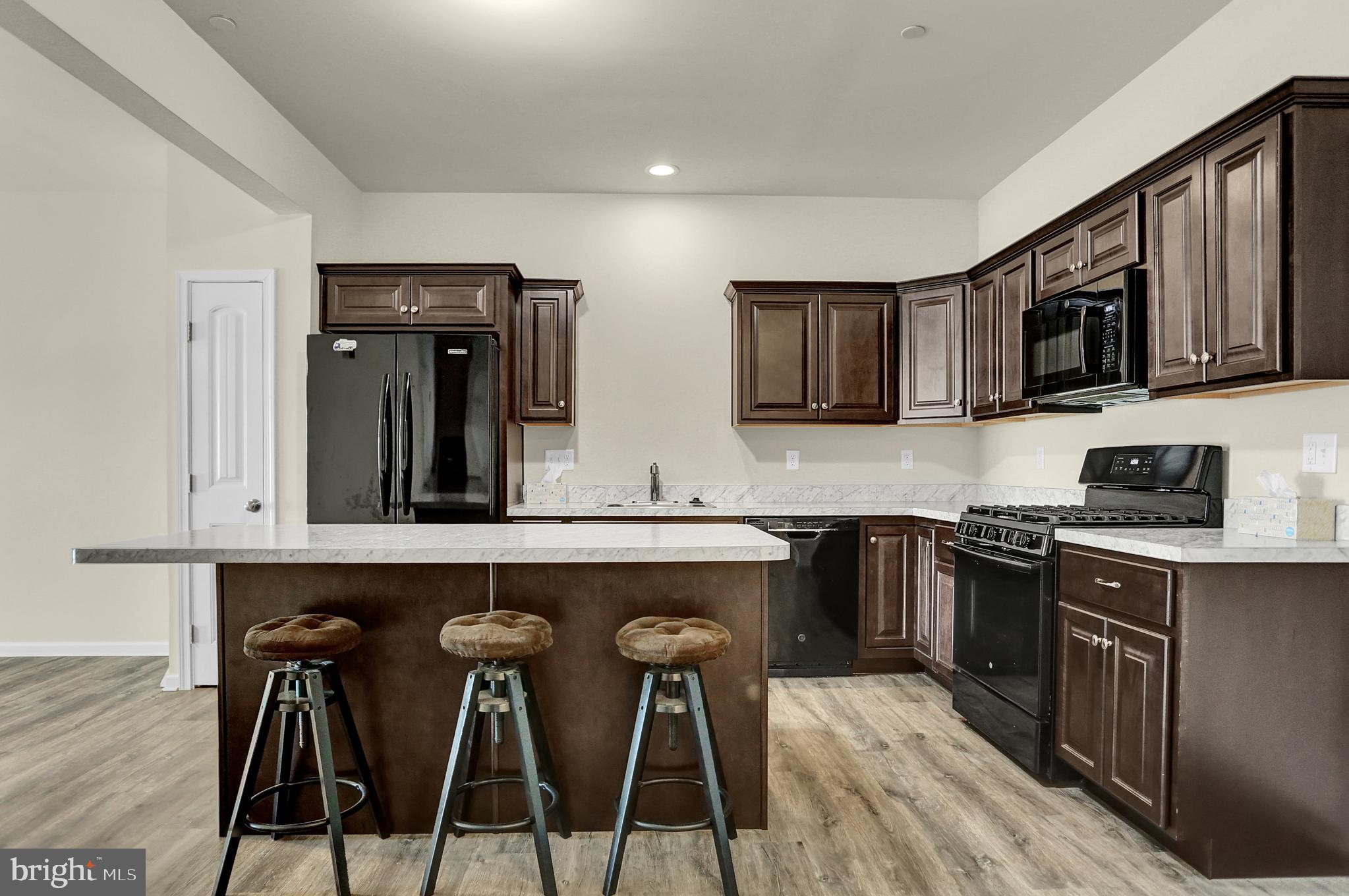 WOODS EDGE - Residential