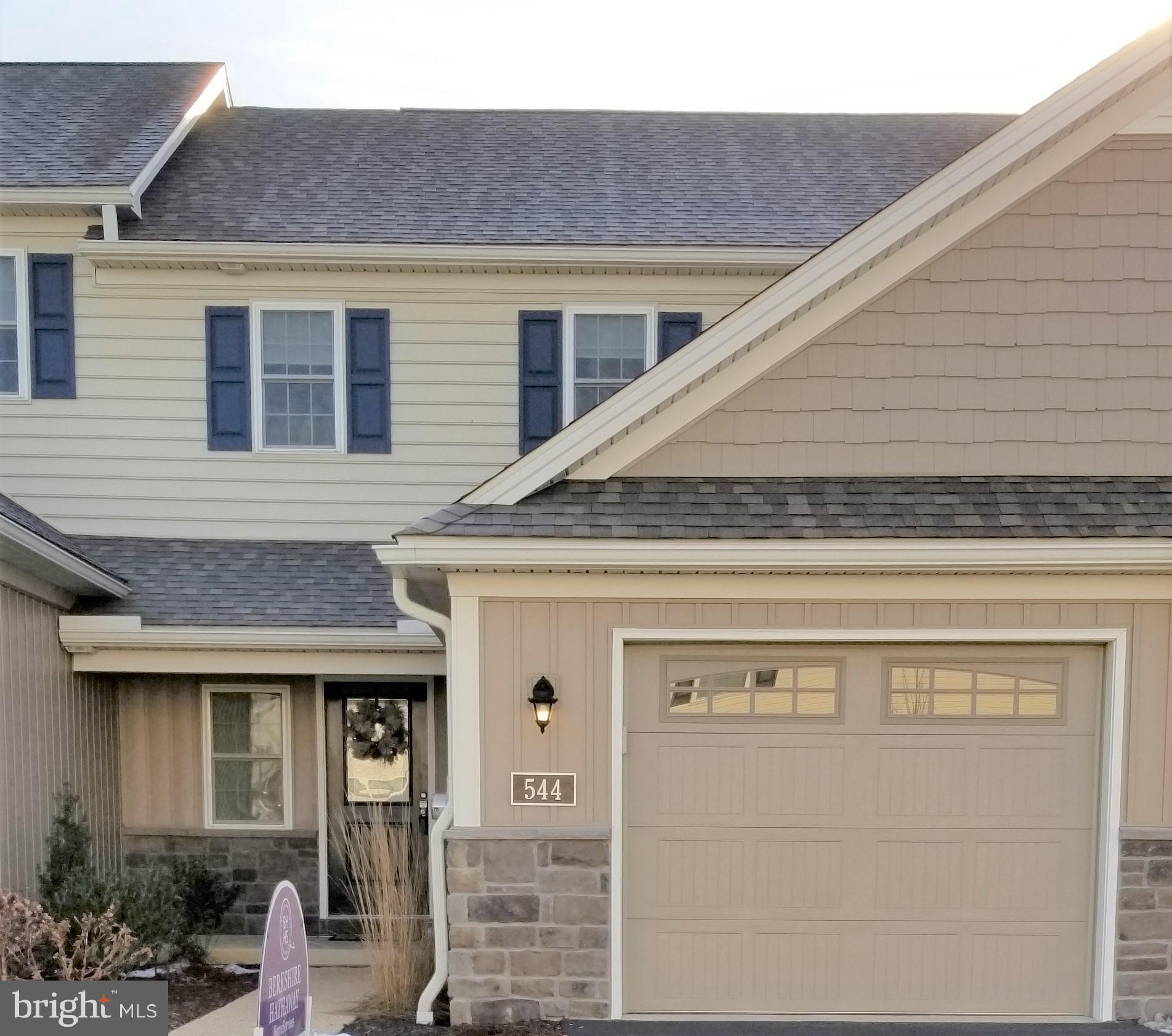 WOODS EDGE - Residential