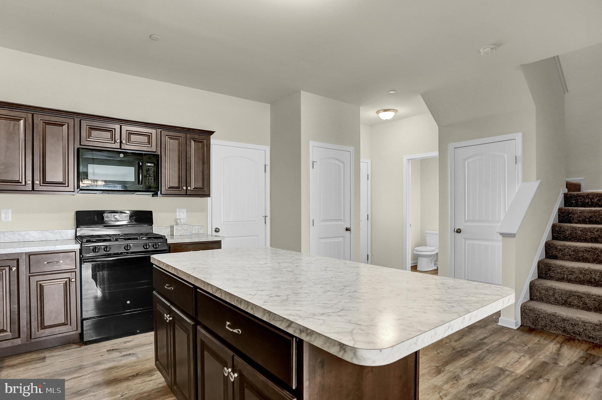 WOODS EDGE - Residential