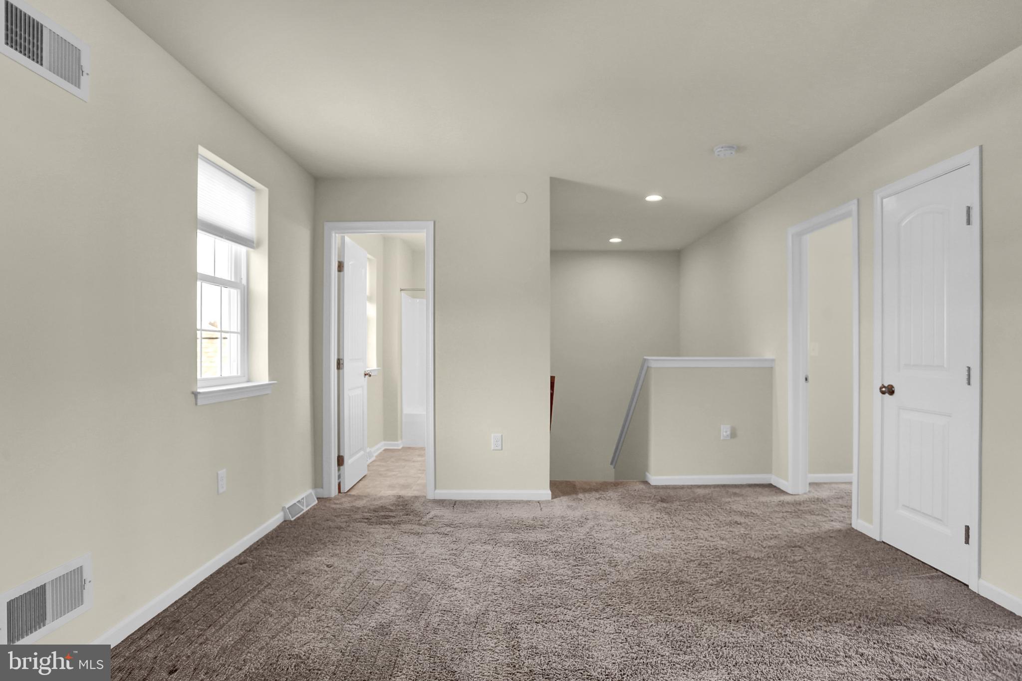 WOODS EDGE - Residential