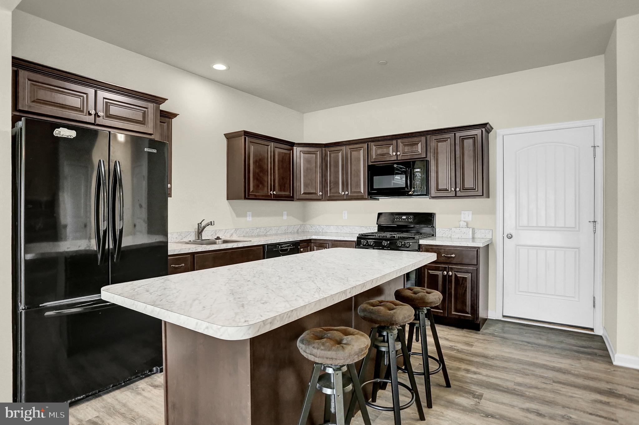 WOODS EDGE - Residential