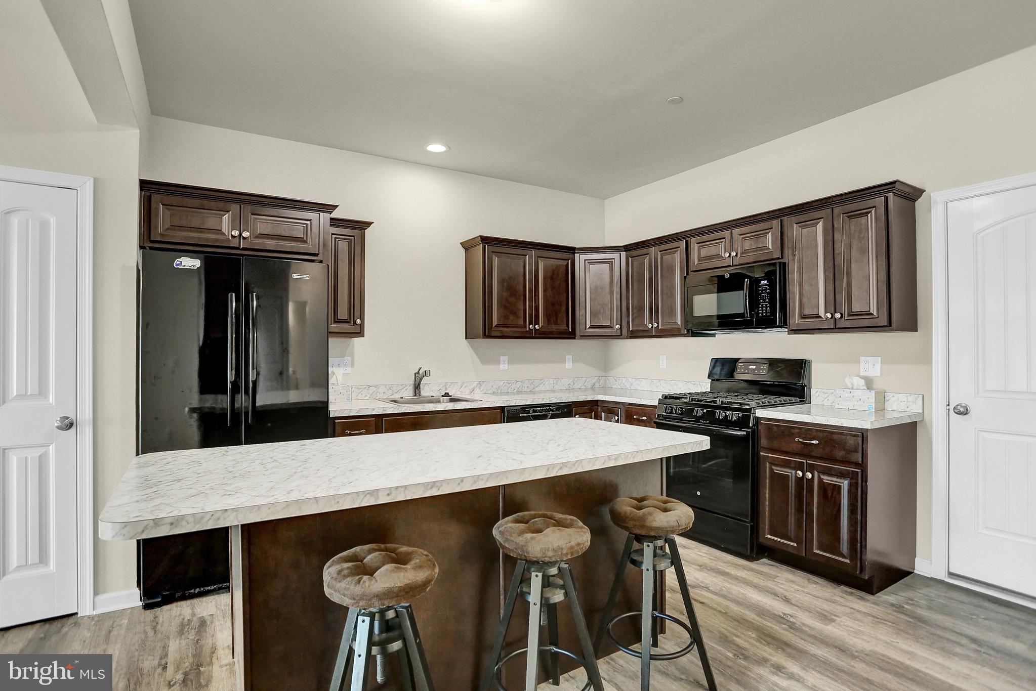 WOODS EDGE - Residential