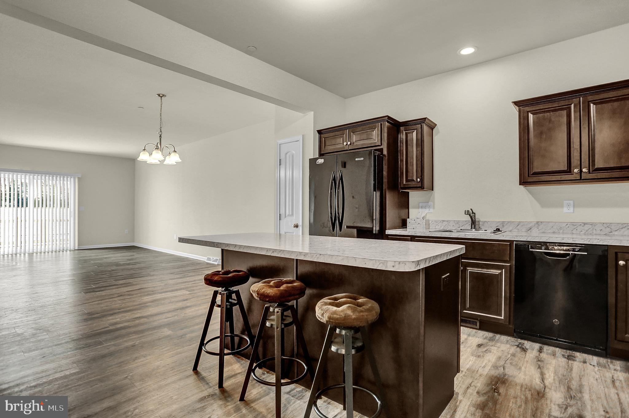 WOODS EDGE - Residential