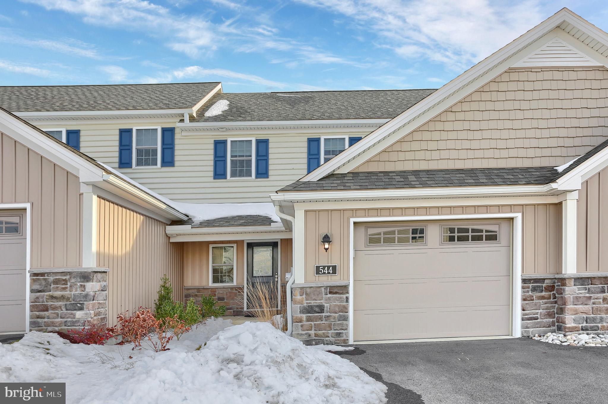 WOODS EDGE - Residential