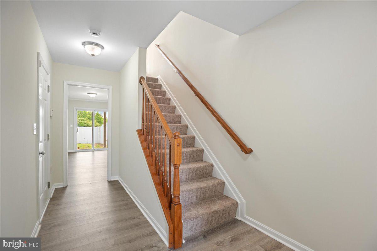 126 BACKSTRETCH WAY