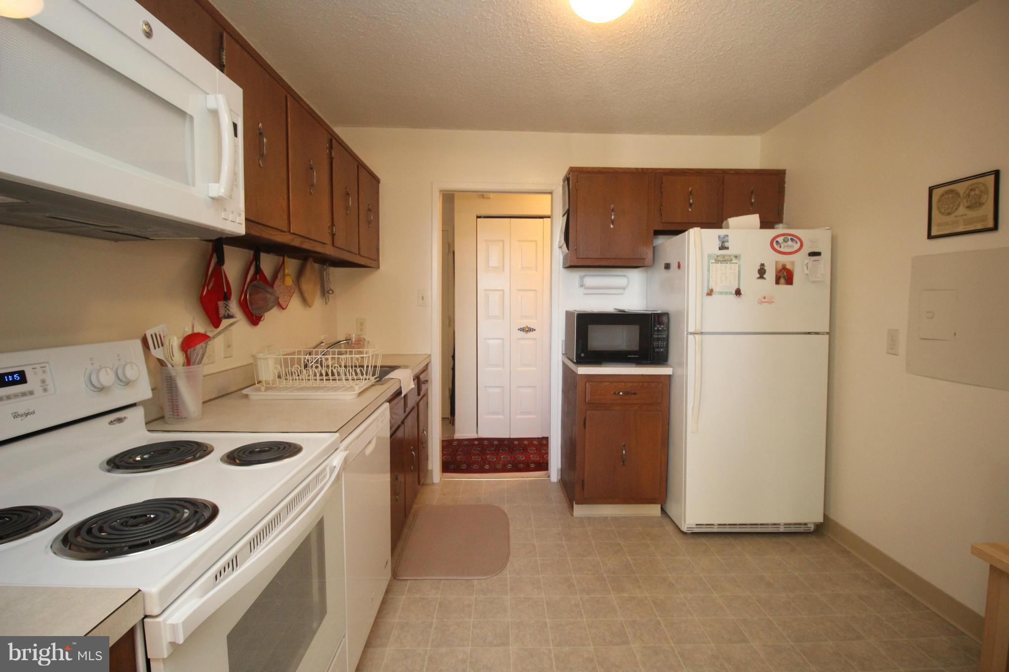 IDYLWOOD TOWERS - Residential