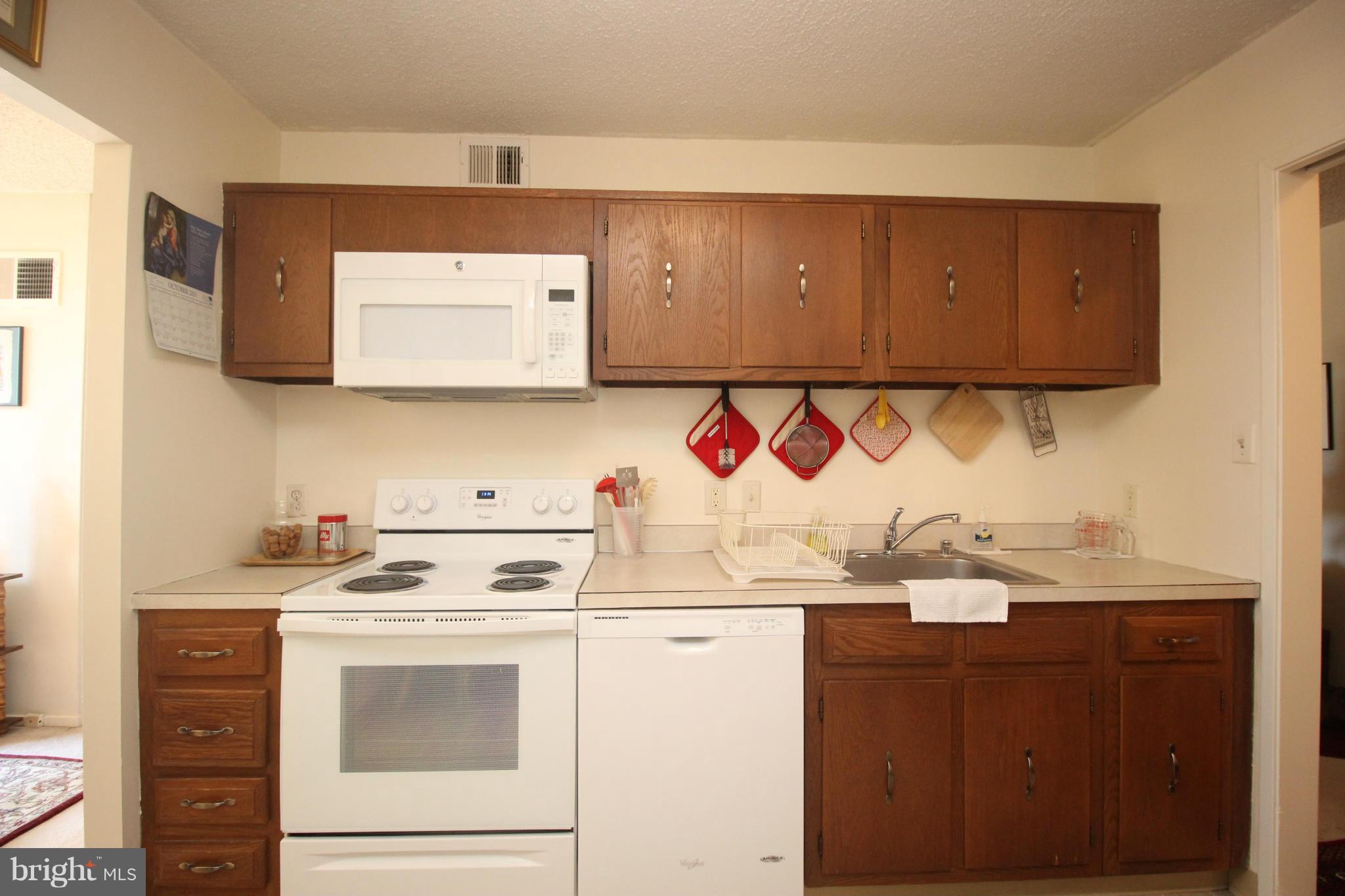 IDYLWOOD TOWERS - Residential