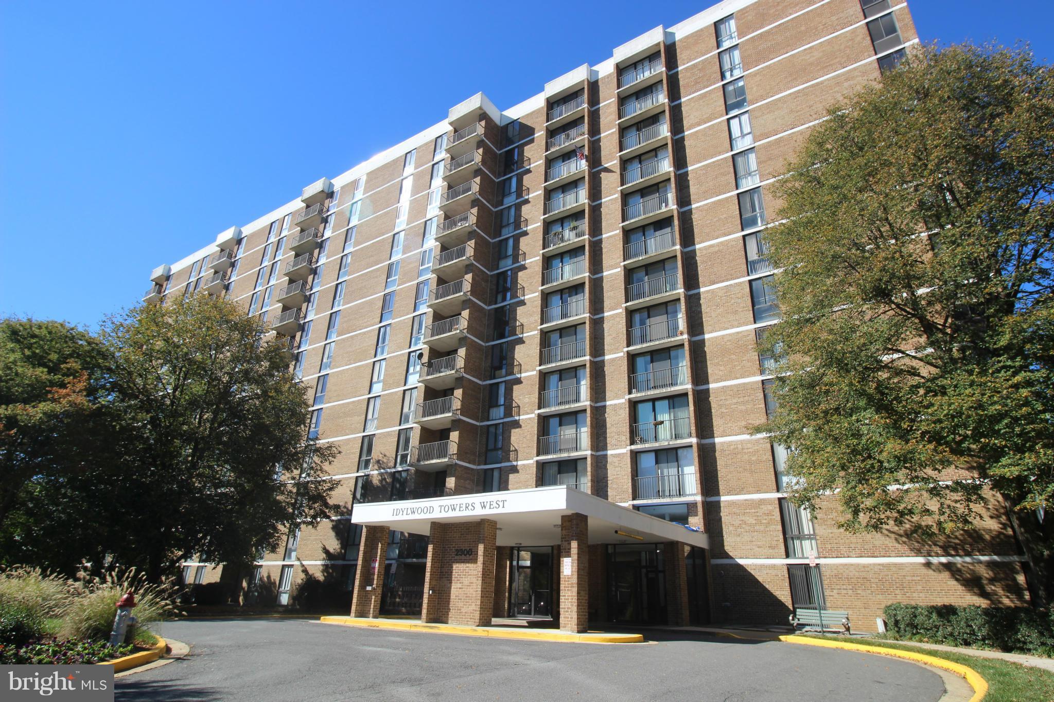 IDYLWOOD TOWERS - Residential