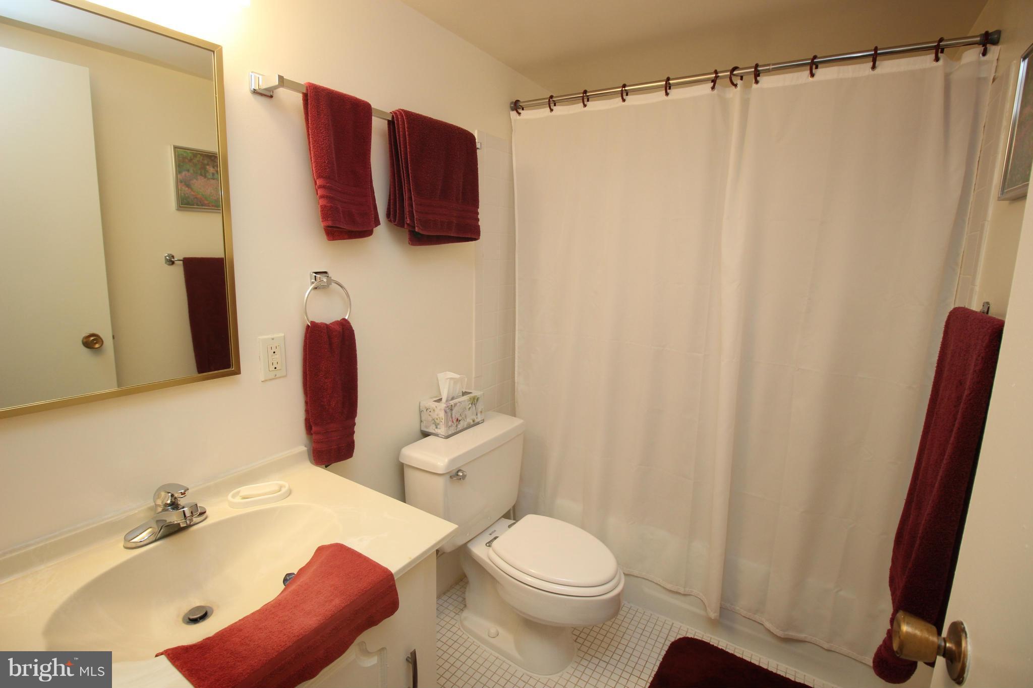 IDYLWOOD TOWERS - Residential