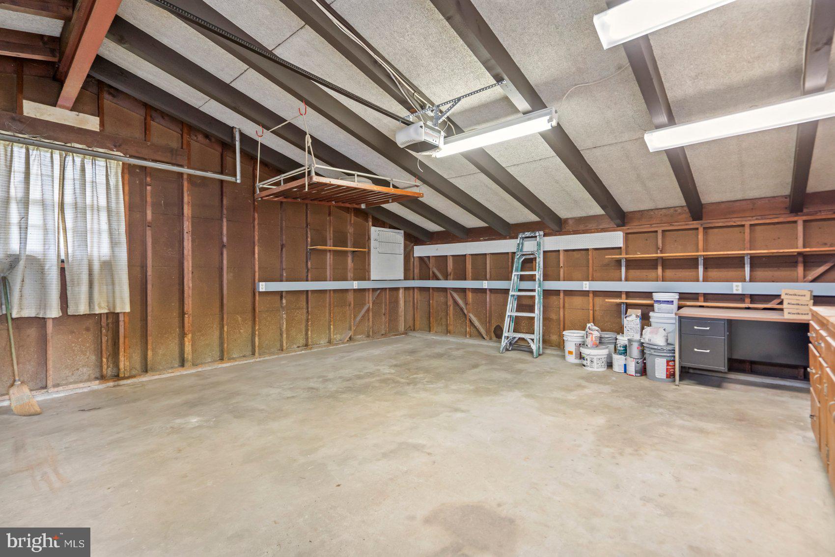 HAMPTON - Residential