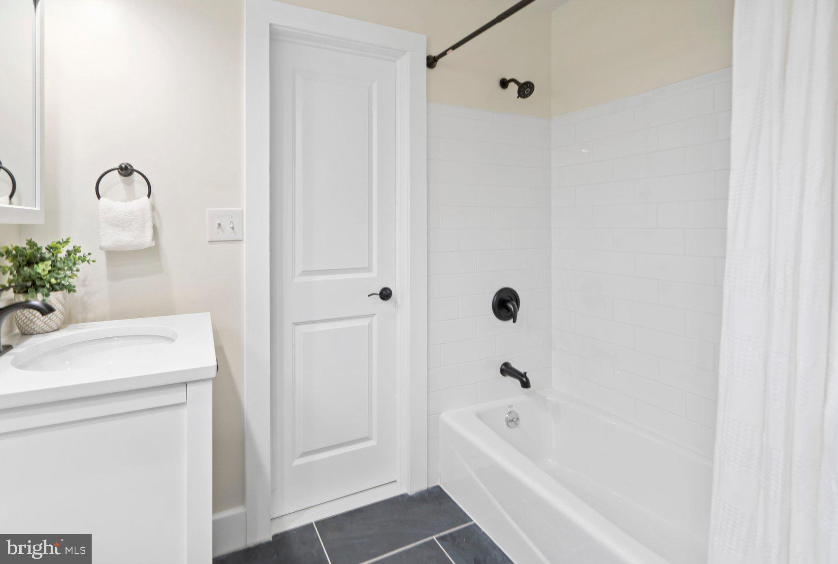 HAMPTON - Residential