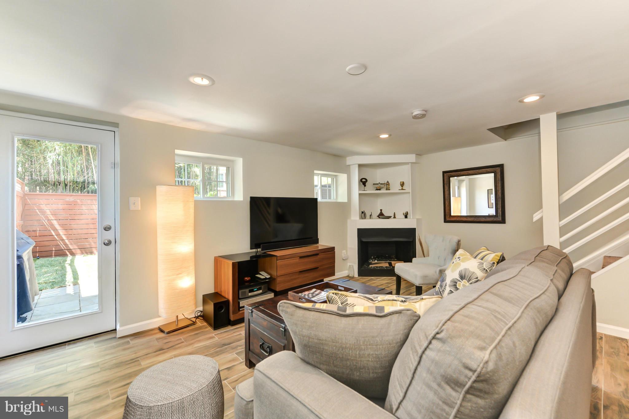 WARWICK VILLAGE - Residential