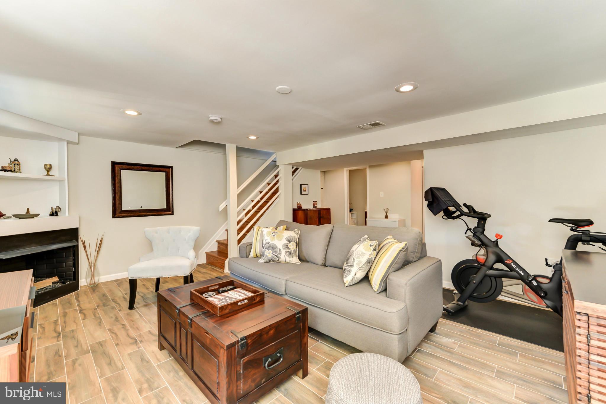 WARWICK VILLAGE - Residential