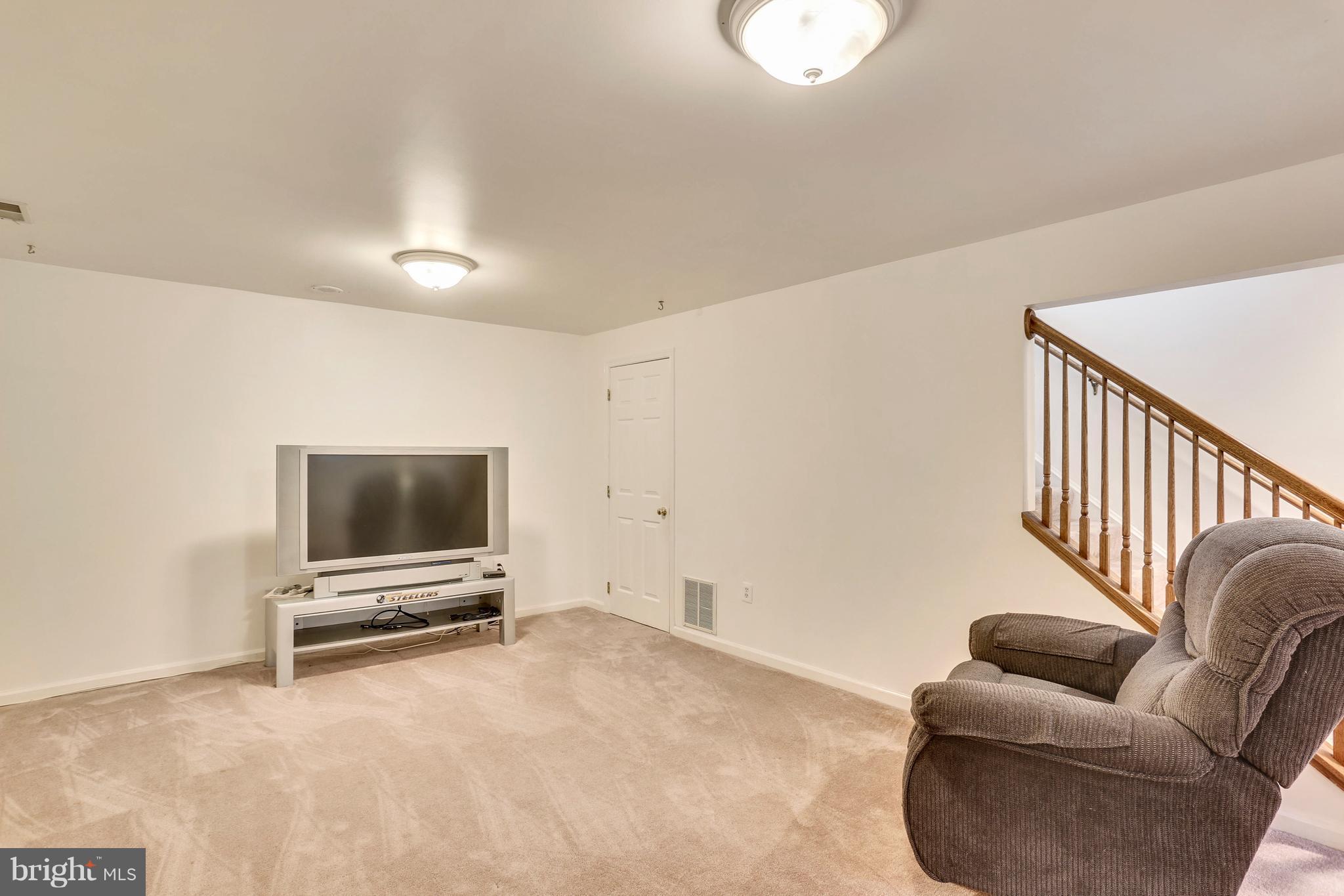 THE DOWNS - MONTG VILL - Residential