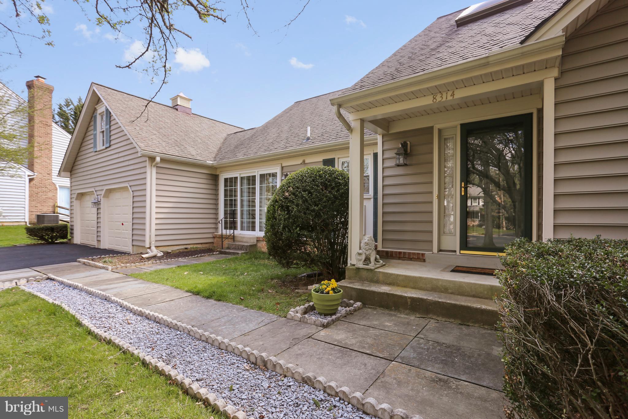 THE DOWNS - MONTG VILL - Residential