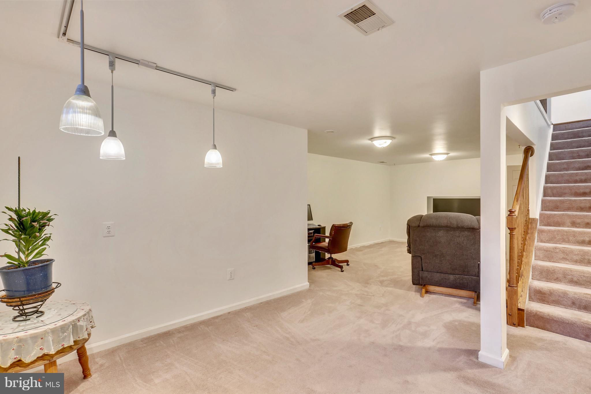 THE DOWNS - MONTG VILL - Residential