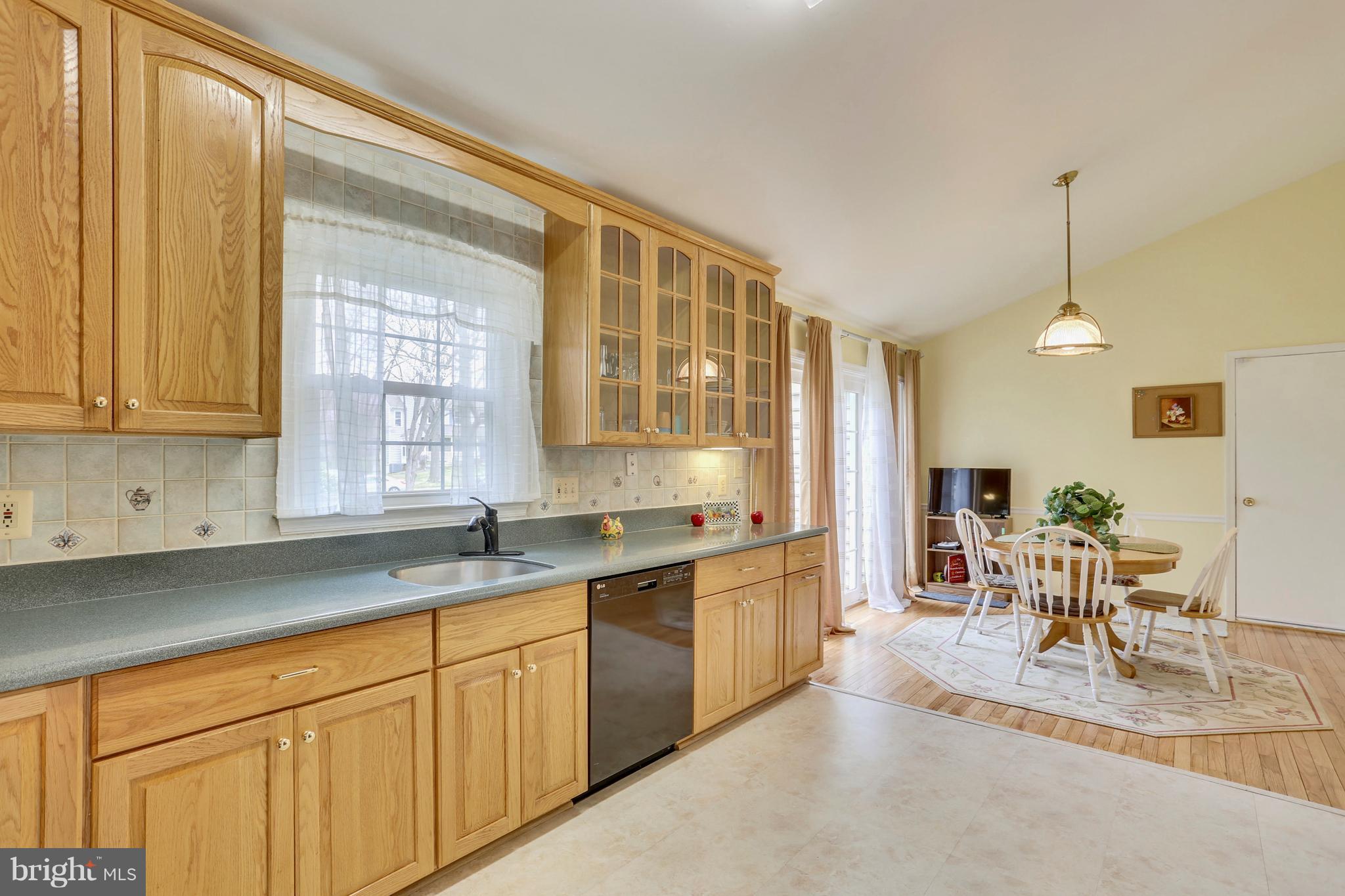 THE DOWNS - MONTG VILL - Residential