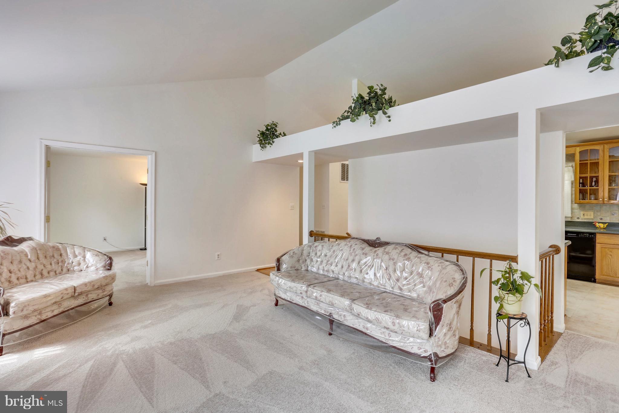 THE DOWNS - MONTG VILL - Residential