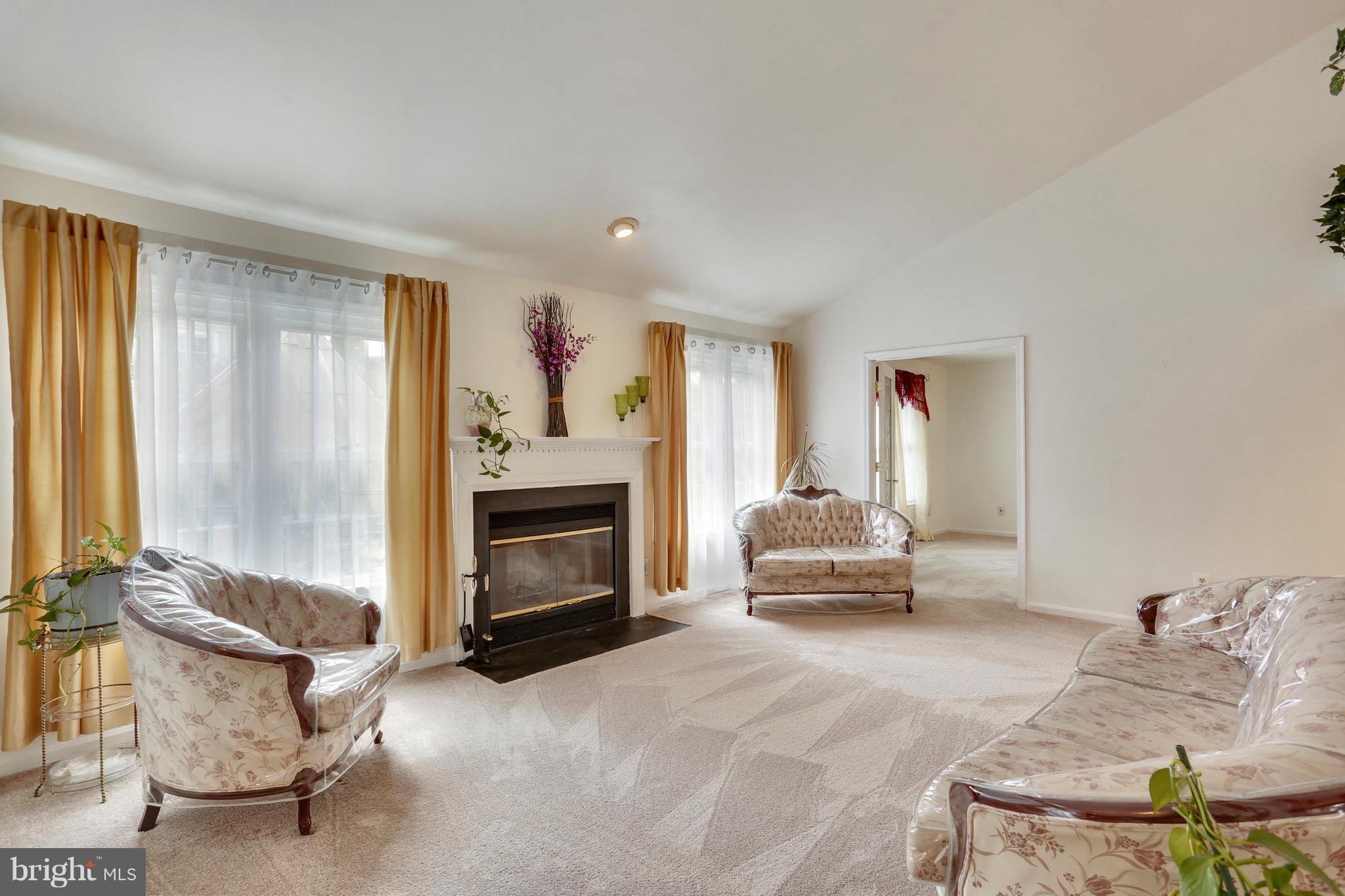 THE DOWNS - MONTG VILL - Residential