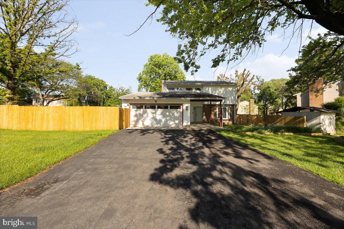 11 MILLCREST COURT