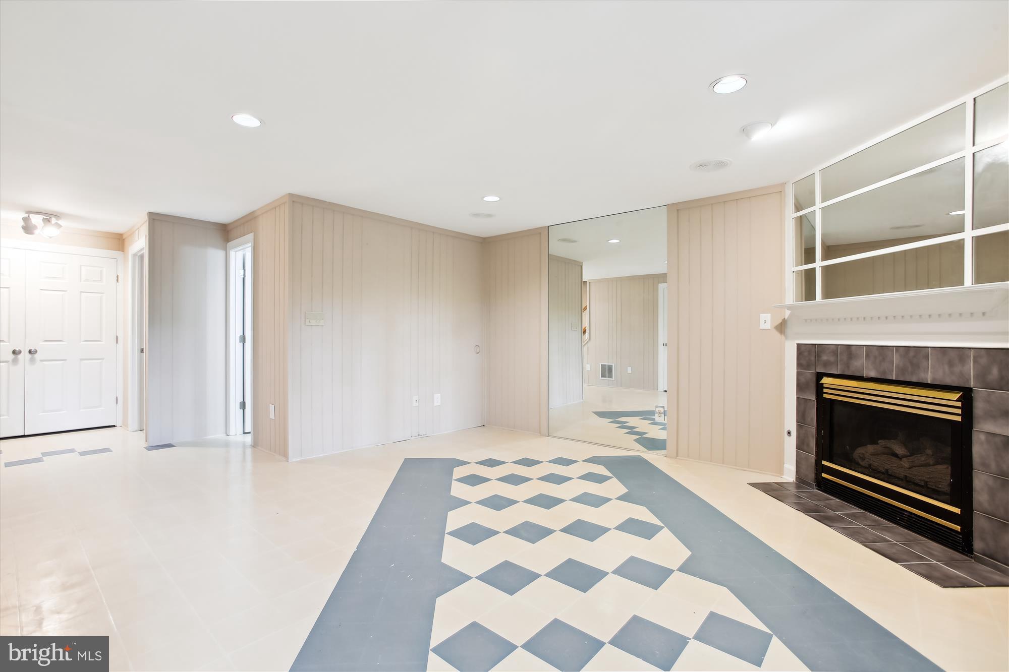 HUNTLEY MEADOWS - Residential