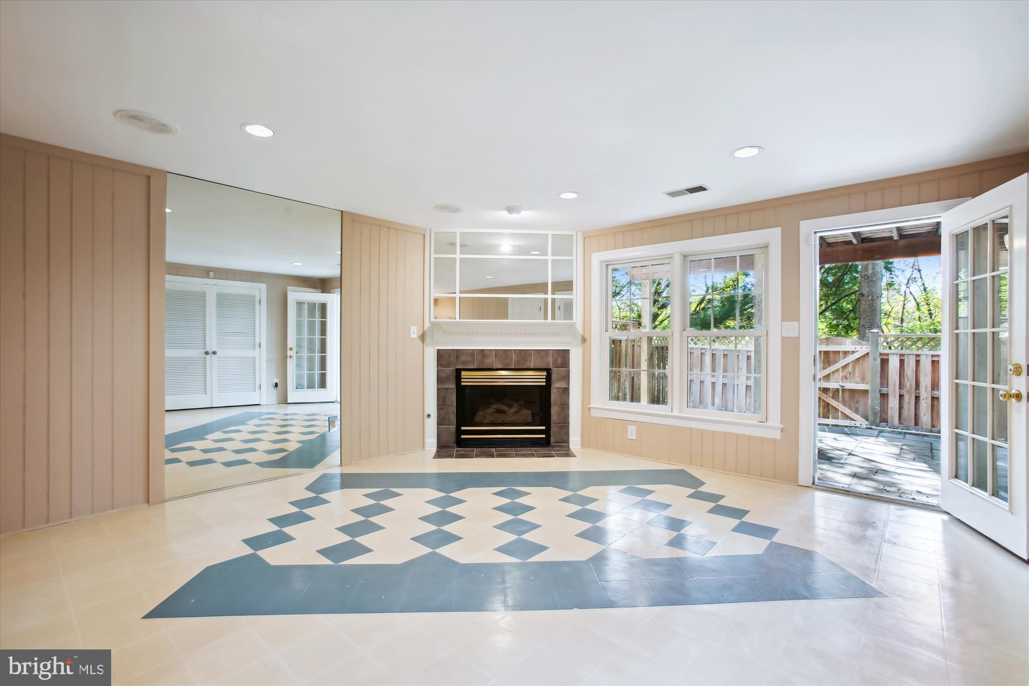 HUNTLEY MEADOWS - Residential