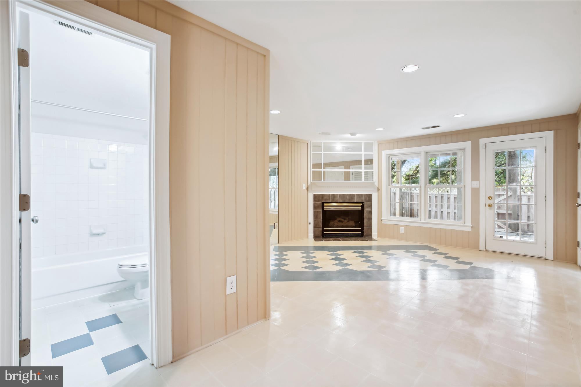 HUNTLEY MEADOWS - Residential