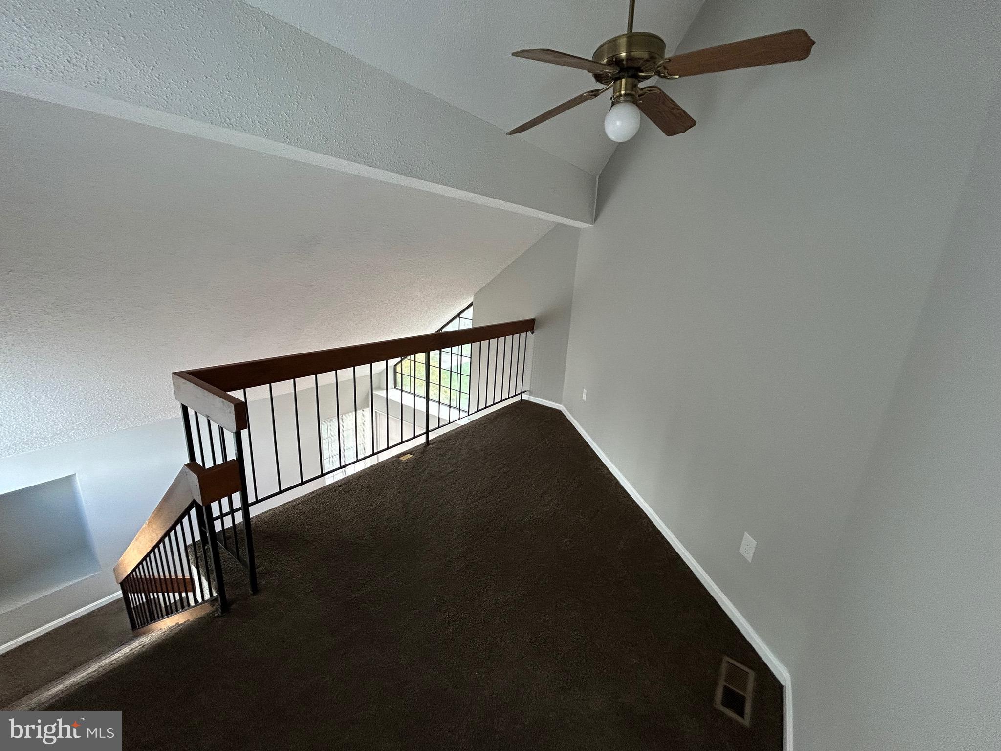 LAUREL RIDGE - Residential