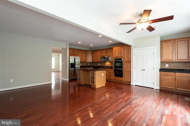 OAK CREEK CLUB GOLF COURSE - Residential Lease