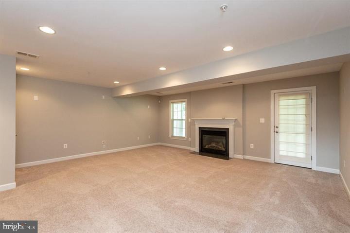 OAK CREEK CLUB GOLF COURSE - Residential Lease