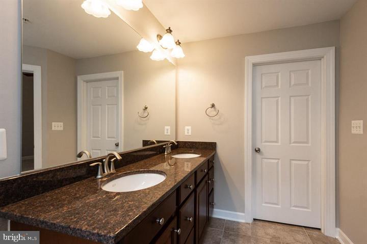 OAK CREEK CLUB GOLF COURSE - Residential Lease