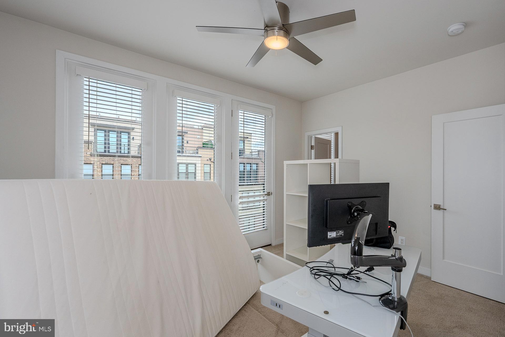 COMMONWEALTH PLACE AT WESTFIELDS - Residential