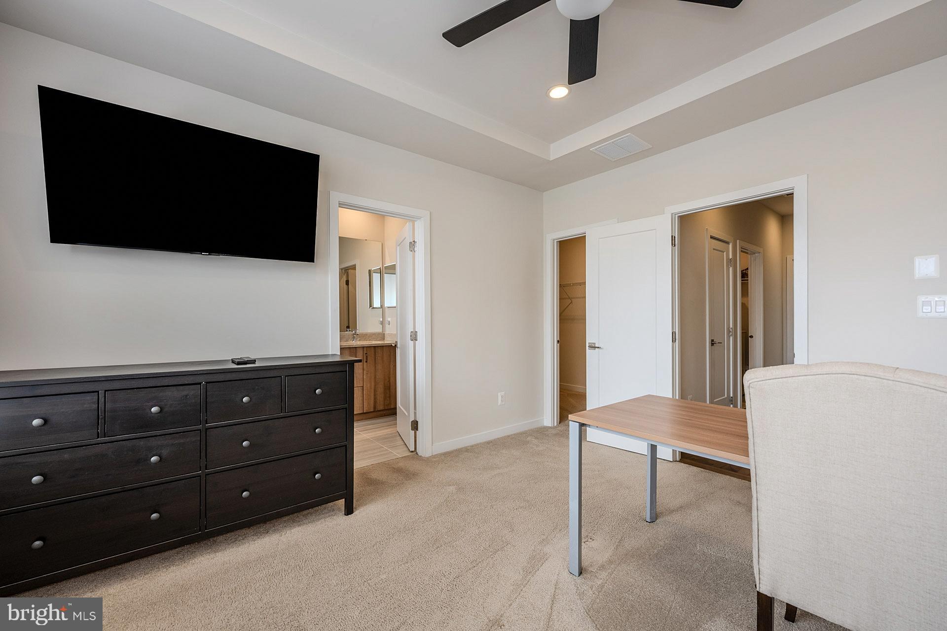 COMMONWEALTH PLACE AT WESTFIELDS - Residential