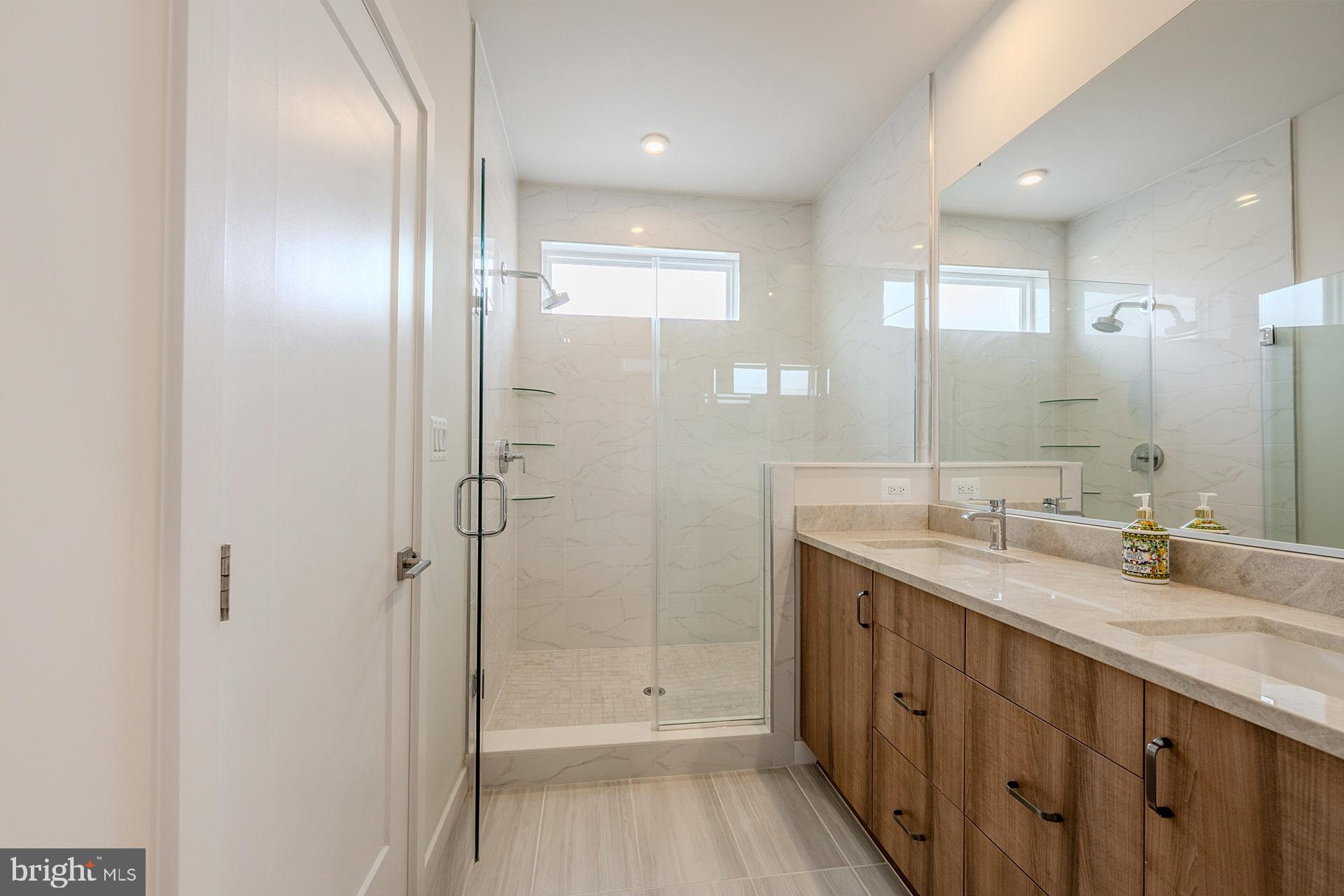 COMMONWEALTH PLACE AT WESTFIELDS - Residential