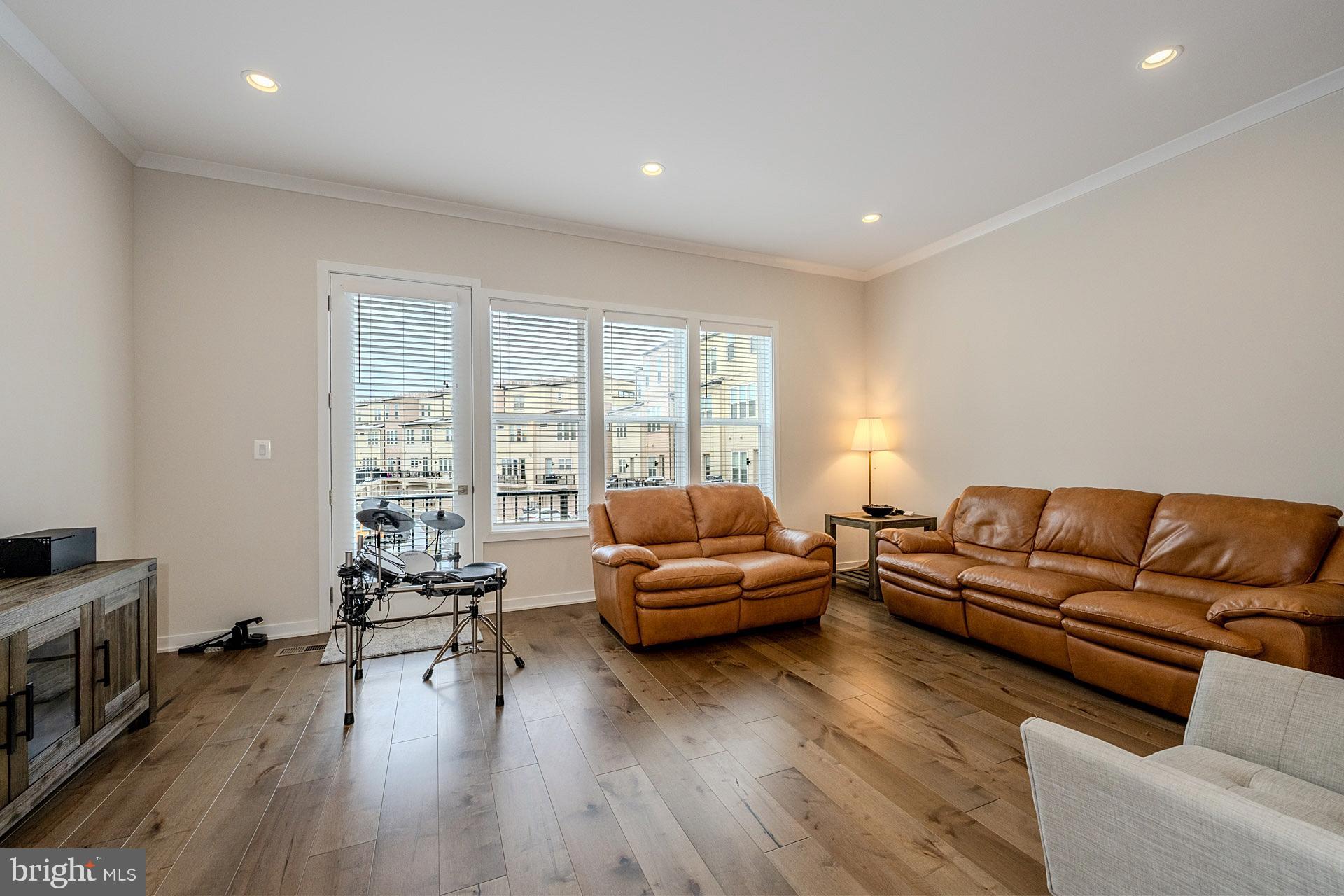 COMMONWEALTH PLACE AT WESTFIELDS - Residential