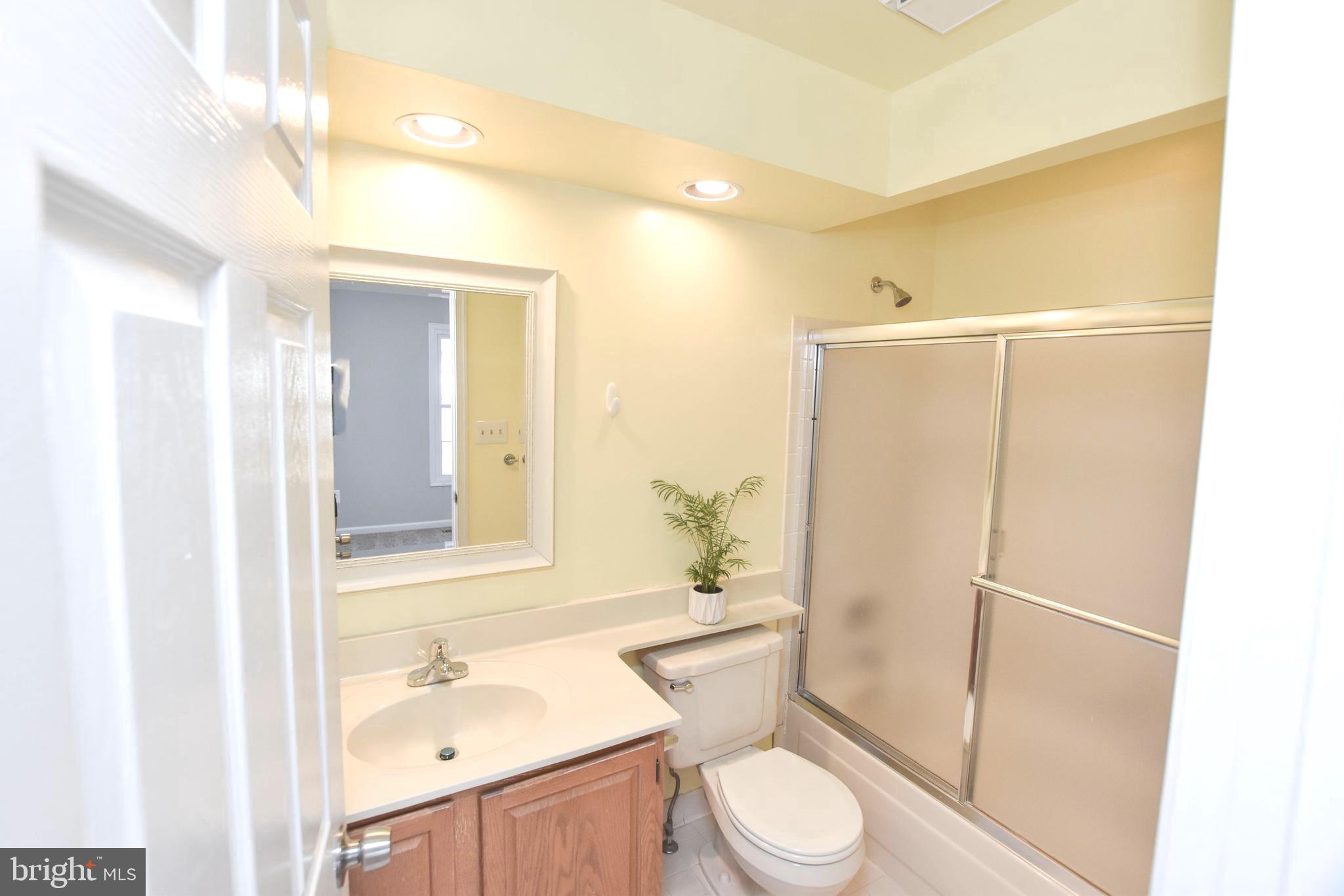 ASHBURN VILLAGE - Residential